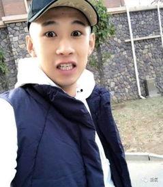 天佑真实资料,从草根歌手到网络红人的逆袭之路 第3张 天佑真实资料,从草根歌手到网络红人的逆袭之路 第3张