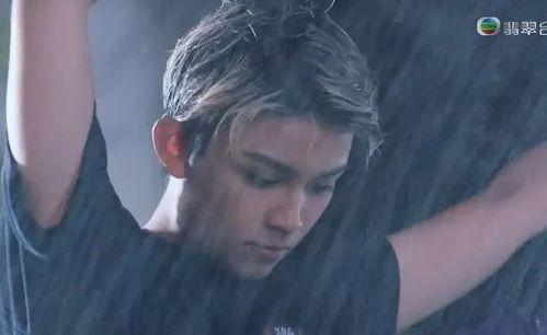 湖南台出身的明星出柜,勇敢揭露身份,引领社会关注LGBTQ 群体 第3张 湖南台出身的明星出柜,勇敢揭露身份,引领社会关注LGBTQ 群体 第3张